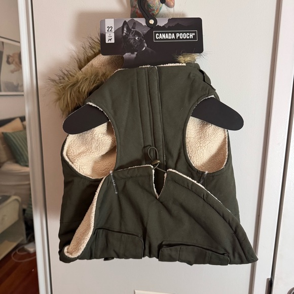 Canada Pooch Alaskan Army Premium Faux Down Insulated Coat NWT - Picture 9 of 9